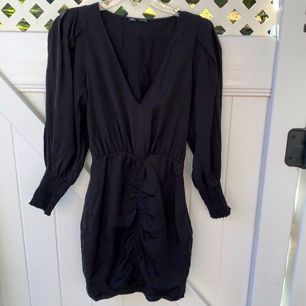 Zara long sleeve black dress size: S